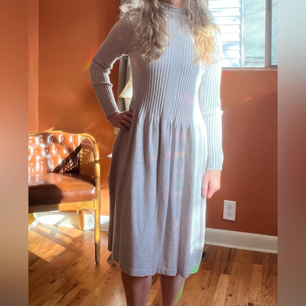 Comfy Soft Listicle Grey Sweater Dress, Size Small